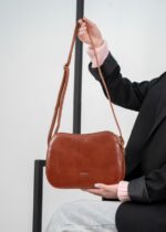کیف اسپرت دوشی زنانه کد 216 طرح FENDI - تصویر 3