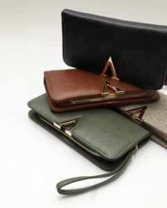 کیف پول زنانه کد 1011 طرح V